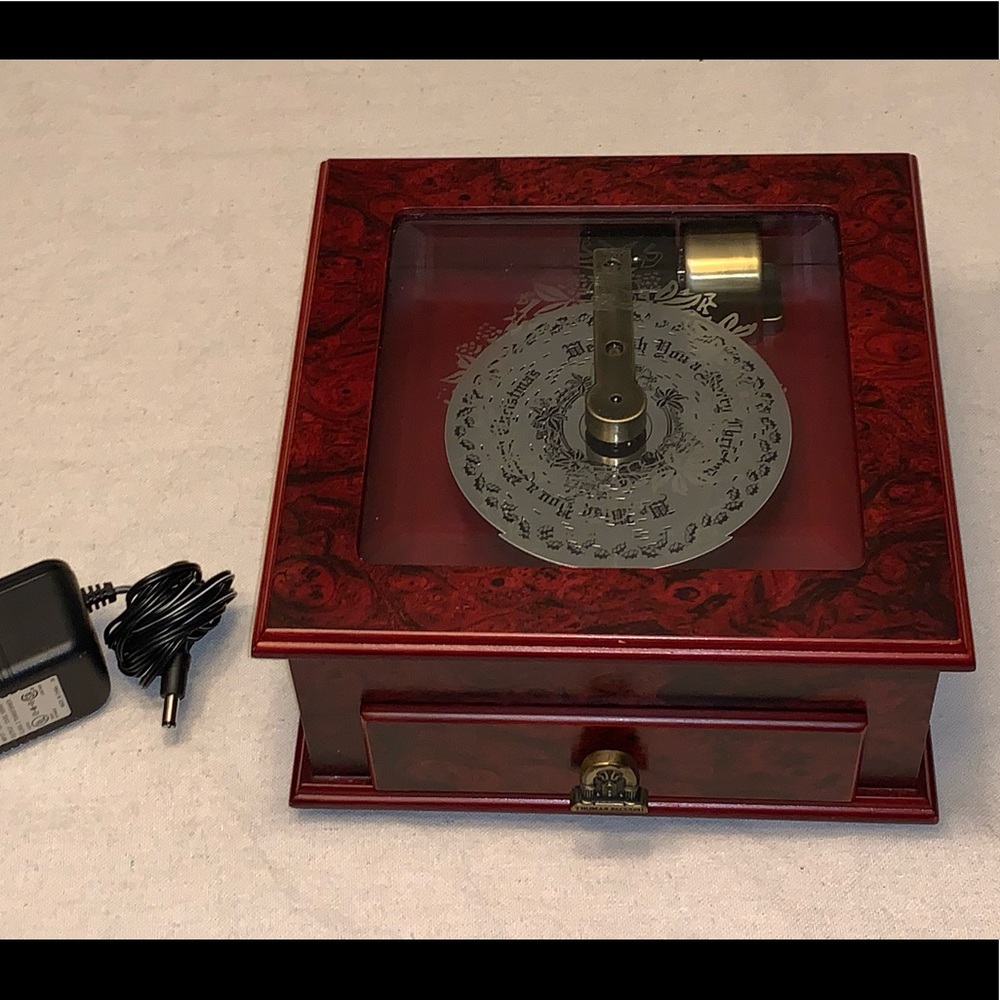 THOMAS PACCONI MUSIC BOX w/ 3 holiday classics